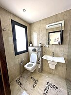 Luxury 3 Bedrooms Apartment Sea View