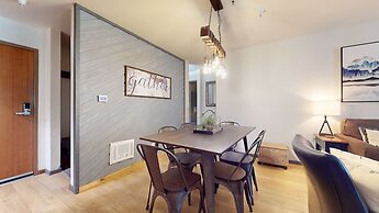 Aspen Creek #115 2 Bedroom Condo by RedAwning