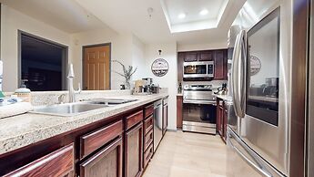 Aspen Creek #115 2 Bedroom Condo by RedAwning