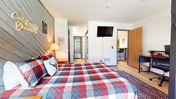 Aspen Creek #115 2 Bedroom Condo by RedAwning