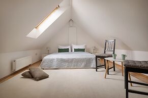 White Swan Boutique Apartments