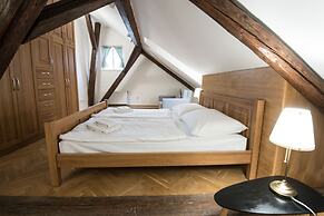 White Swan Boutique Apartments