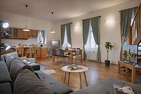 White Swan Boutique Apartments