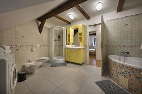White Swan Boutique Apartments