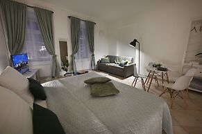 White Swan Boutique Apartments