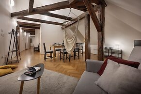 White Swan Boutique Apartments