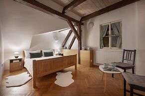 White Swan Boutique Apartments
