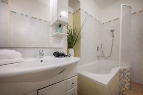 White Swan Boutique Apartments