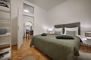 White Swan Boutique Apartments