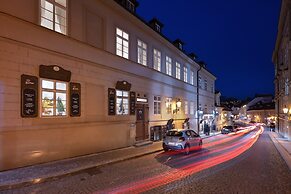 White Swan Boutique Apartments