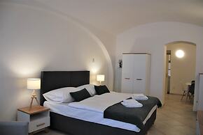 White Swan Boutique Apartments