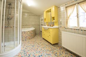 White Swan Boutique Apartments