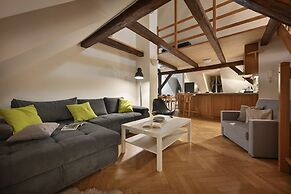 White Swan Boutique Apartments