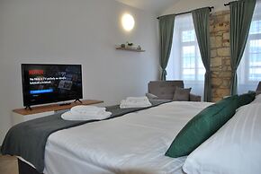 White Swan Boutique Apartments