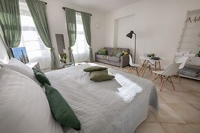 White Swan Boutique Apartments