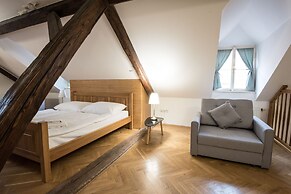 White Swan Boutique Apartments