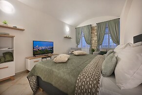 White Swan Boutique Apartments
