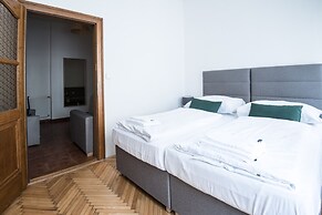 White Swan Boutique Apartments