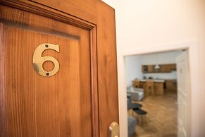 White Swan Boutique Apartments