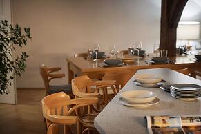 White Swan Boutique Apartments