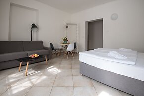 White Swan Boutique Apartments