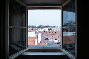 White Swan Boutique Apartments