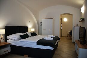 White Swan Boutique Apartments