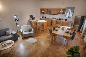 White Swan Boutique Apartments