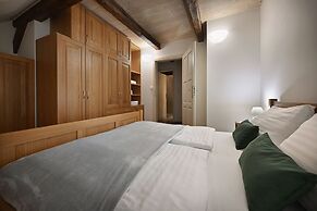 White Swan Boutique Apartments
