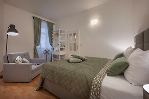 White Swan Boutique Apartments