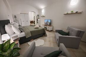 White Swan Boutique Apartments