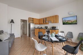 White Swan Boutique Apartments