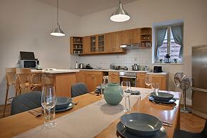 White Swan Boutique Apartments