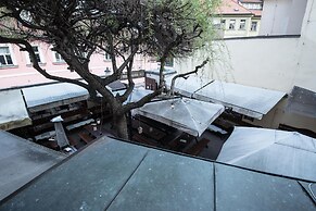 White Swan Boutique Apartments