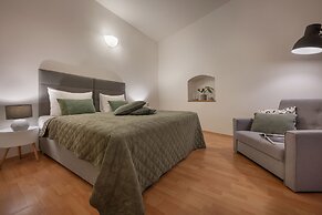White Swan Boutique Apartments