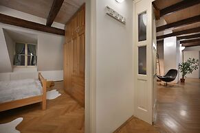 White Swan Boutique Apartments
