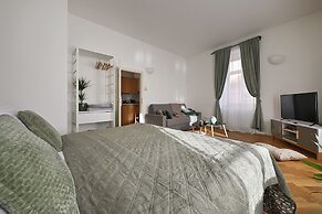 White Swan Boutique Apartments