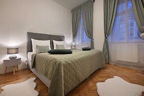 White Swan Boutique Apartments