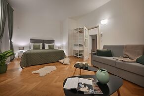 White Swan Boutique Apartments
