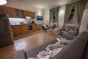 White Swan Boutique Apartments