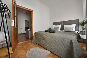 White Swan Boutique Apartments