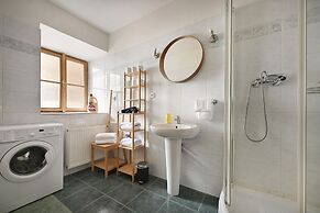 White Swan Boutique Apartments