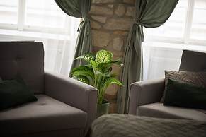 White Swan Boutique Apartments