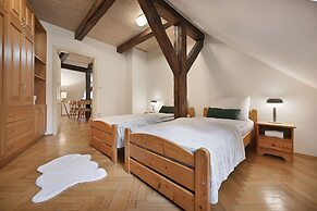 White Swan Boutique Apartments