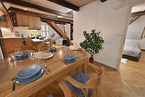 White Swan Boutique Apartments