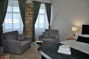 White Swan Boutique Apartments