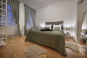 White Swan Boutique Apartments