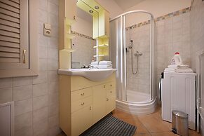 White Swan Boutique Apartments