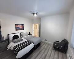 Top Luxury 2 bed Apartment - London