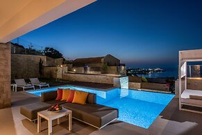 Omega House in Crete
